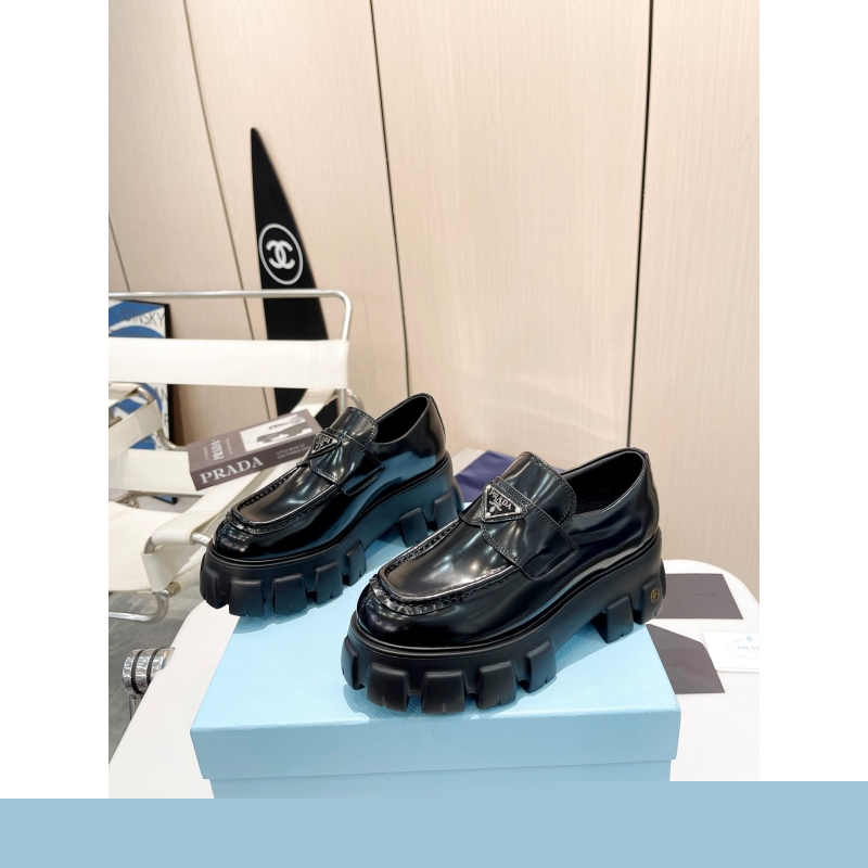 Pra*a leather shoes